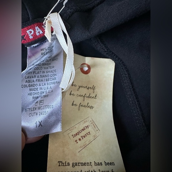 T PARTY Tie Dye Legging Shorts Size 1X - Picture 2 of 4